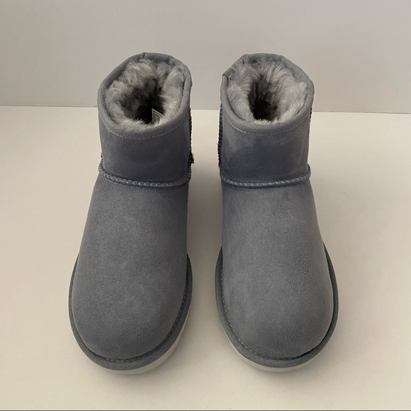 UGG Classic Mini Boots Ash Fog 6 New without Box - Picture 3 of 14